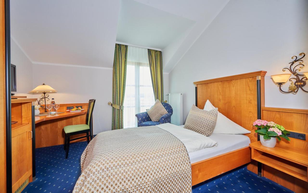 Landhotel Schneider Riedenburg Dış mekan fotoğraf